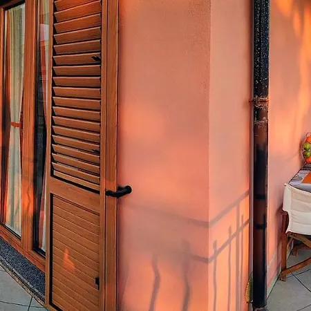 Rainbow Seafront Apartman *