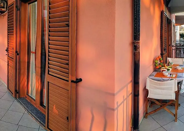 Rainbow Seafront Апартаменты *