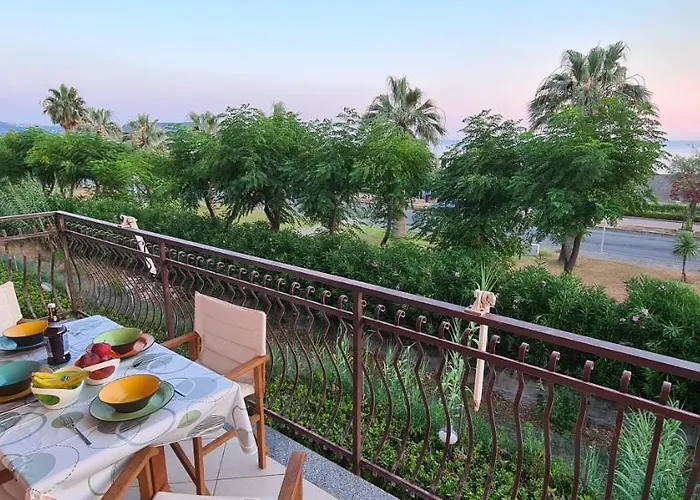 Rainbow Seafront Апартаменты