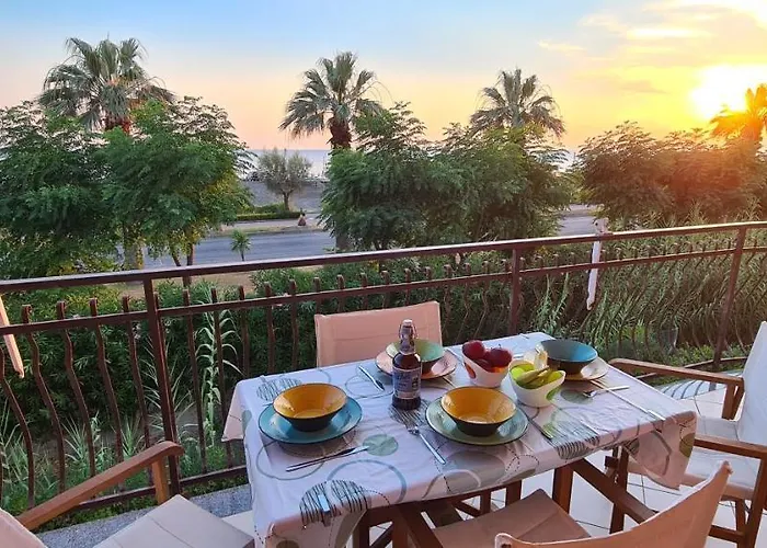 Rainbow Seafront Апартаменты *