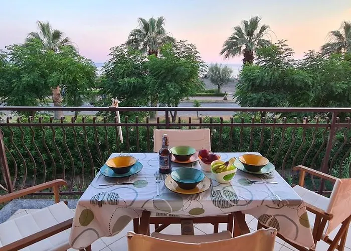 Апартаменты Rainbow Seafront