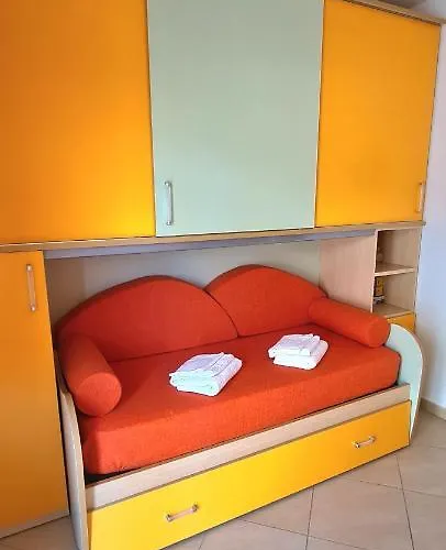 Rainbow Seafront Прая-а-Маре