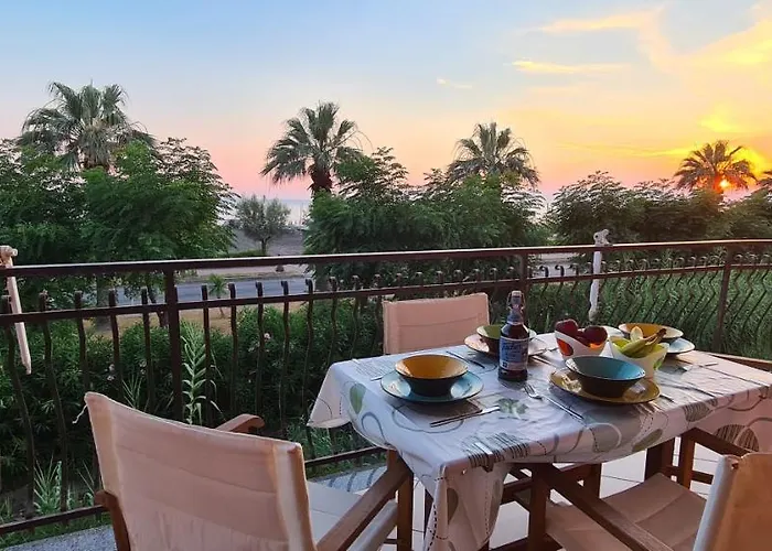 Rainbow Seafront Апартаменты *